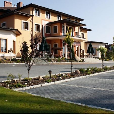 Hotel Ambasada Krobia Exterior foto