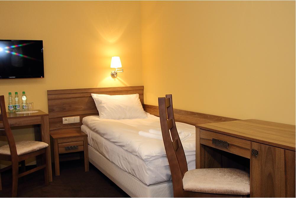 Hotel Ambasada Krobia Zimmer foto